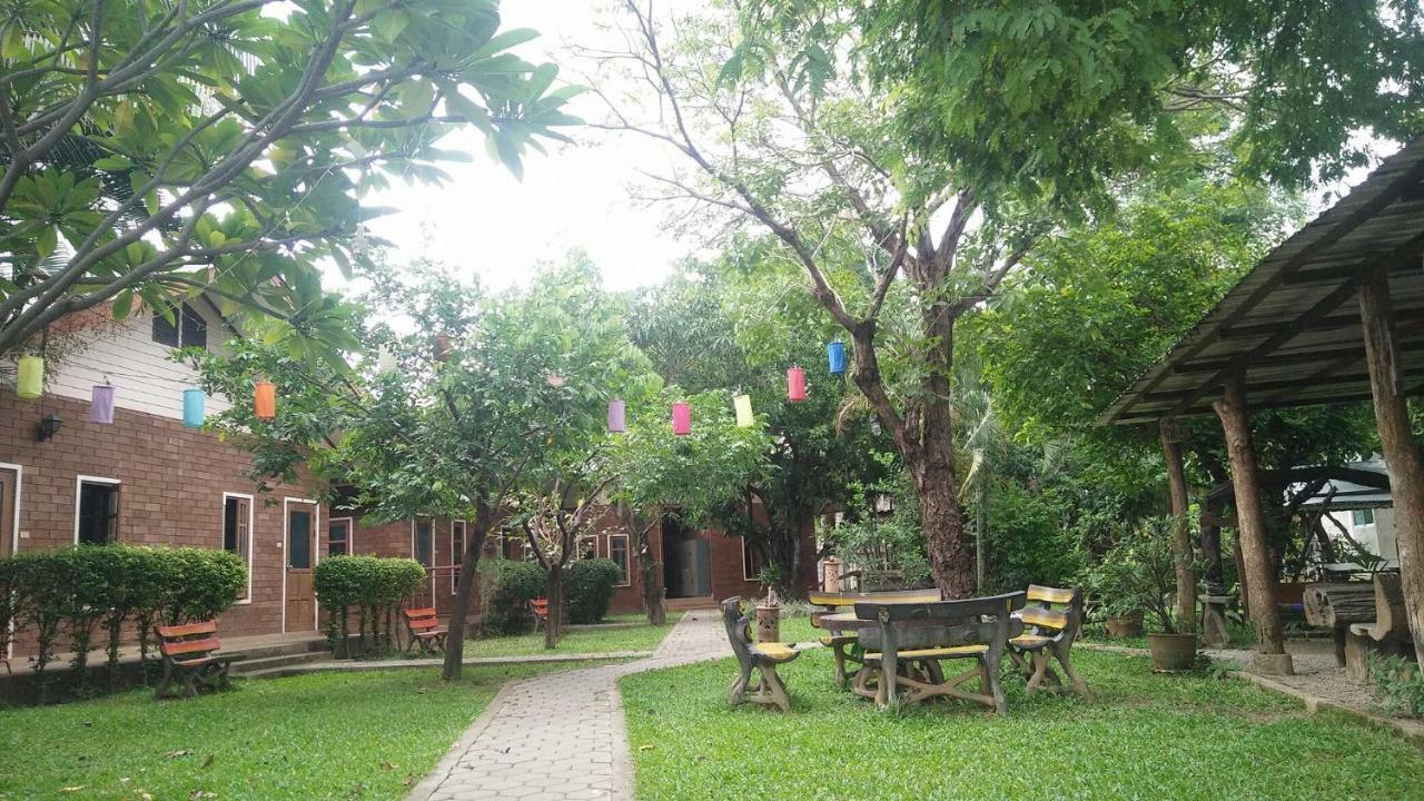 Gongkaew Huenkum Hotel Чиангмай Экстерьер фото